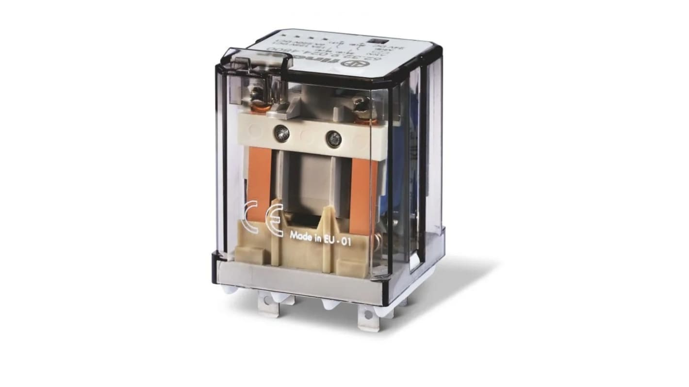 Finder 62.32.9.048.4040, relè di potenza 3PDT a innesto, bobina 24V, corrente di commutazione 30A.