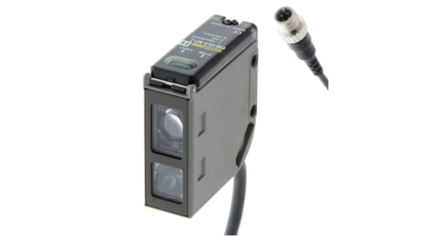 Sensore fotoelettrico rettangolare Omron E3S-CL2-M1J 0.3M, rilevamento fino a 500 mm, corpo metallico, protezione IP67.