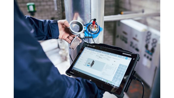 Trasmettitore di temperatura Endress+Hauser TMT31-1C16/139, ingresso PT100, range -200°C a 850°C, installazione semplice.