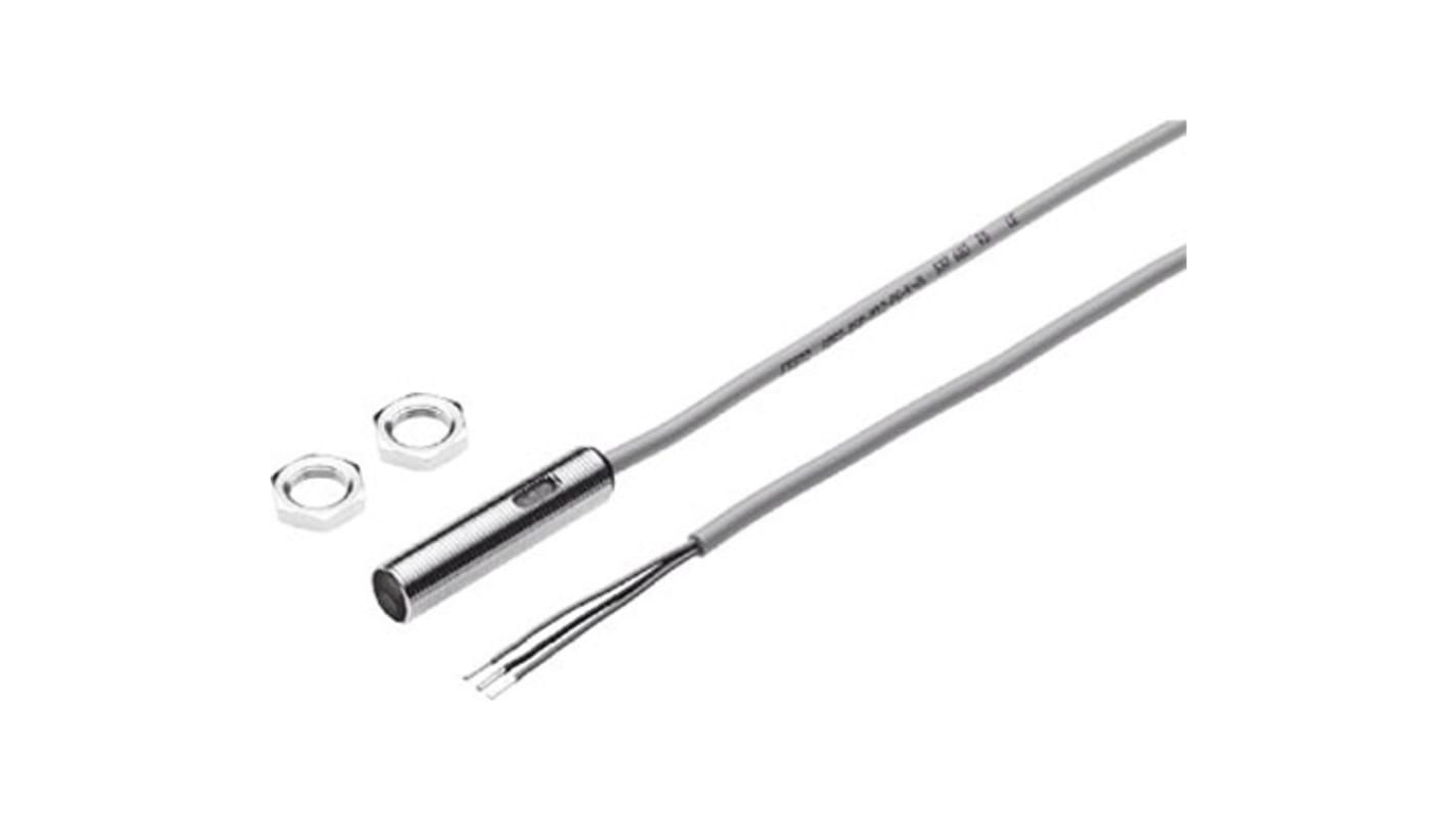 Sensore fotoelettrico cilindrico Festo SOEG-RSP-M12-NS-K-2L, rilevamento fino a 1500 mm, uscita NPN, IP65/IP67.