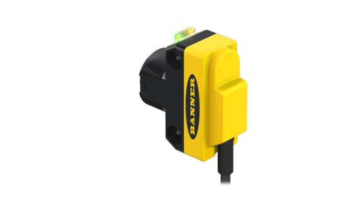 Sensore fotoelettrico rettangolare Banner QS186E, rilevamento fino a 20 m, uscita PNP, grado di protezione IP67.