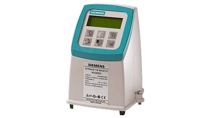 Trasmettitore Siemens 7ME6920-1AA30-1AA0 per misurazione flusso liquidi, montaggio su rack 19", protezione IP67, precisione 0,2%.