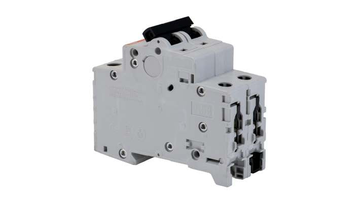 Interruttore magnetotermico ABB S202M-C63, bipolare 2P 63A, montaggio su guida DIN, dimensioni 35mm x 88mm x 76mm.