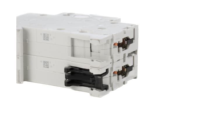 Interruttore magnetotermico ABB S202M-C20, bipolare 20A, montaggio su guida DIN, dimensioni 76mm x 35mm x 88mm.