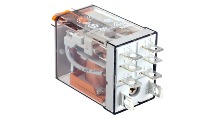 Finder 56.32.8.110.0040, relè DPDT miniaturizzato, bobina 110V, corrente 20A, dimensioni 37,7x27,7x20,7 mm.