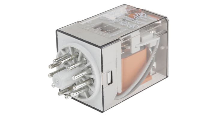 Finder 60.13.8.110.0040, relè di potenza 3PDT, montaggio a innesto, 10A, 110V ca, dimensioni 32,5mm x 54,2mm x 36,4mm.