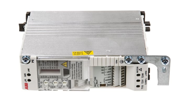 Inverter ABB ACS55-01E-01A4-2, unità a velocità variabile 0,18 kW, montaggio su guida DIN, dimensioni 170x45x128 mm.