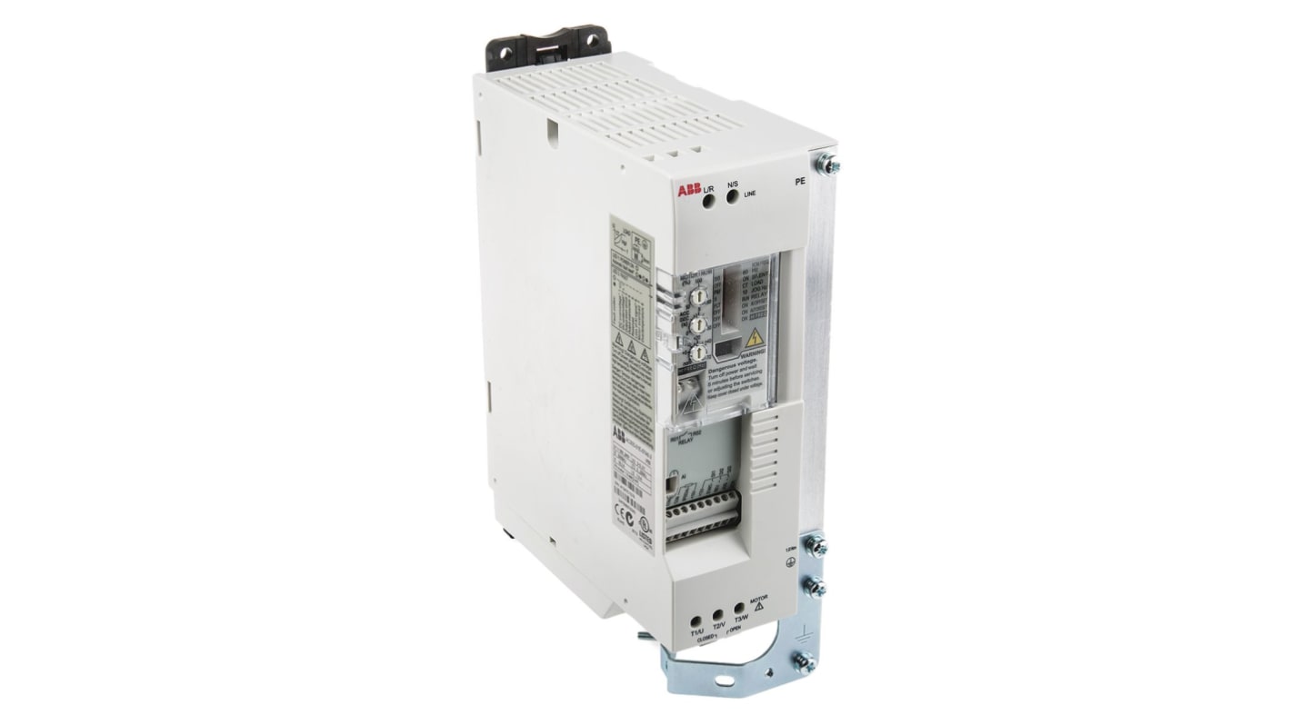 Inverter ABB ACS55-01E-07A6-2, monofase 1,5 kW, montaggio su guida DIN, dimensioni 226x159x70 mm, grado di protezione IP20.