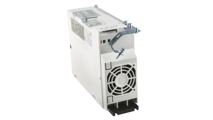 Inverter ABB ACS55-01E-09A8-2, unità a velocità variabile 2,2 kW, montaggio su guida DIN, dimensioni 226x159x70 mm.