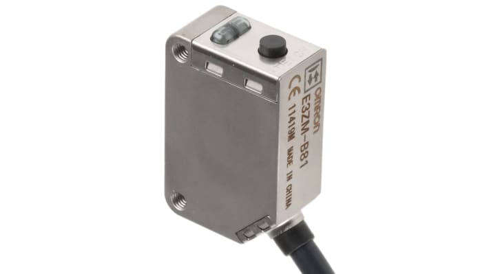 Omron E3ZM-B81 2M, sensore fotoelettrico rettangolare a retroriflessione, rilevamento 500 mm, custodia in acciaio inox, IP69K.