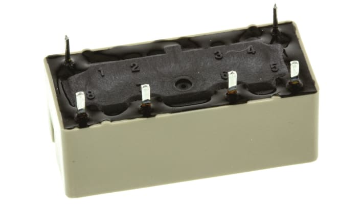 Relè Panasonic ST1-DC12V-F, DPST, 12 Vcc, 8 A, dimensioni 31 x 14 x 11 mm, per montaggio su PCB.