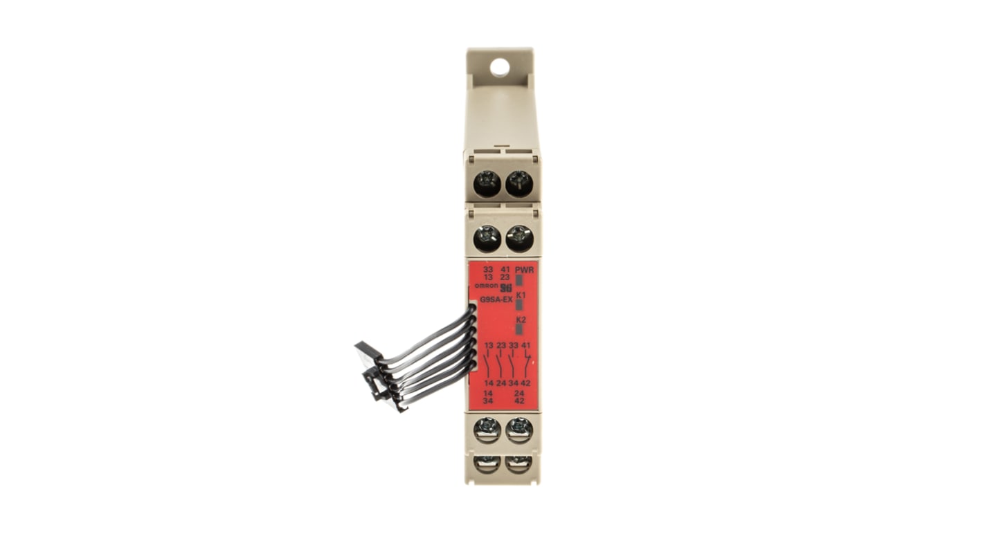 Modulo relè di sicurezza Omron G9SA-EX301, 24 V c.c., 3 NA/1 NC, montaggio su guida DIN, dimensioni 76 x 17,5 x 111 mm.