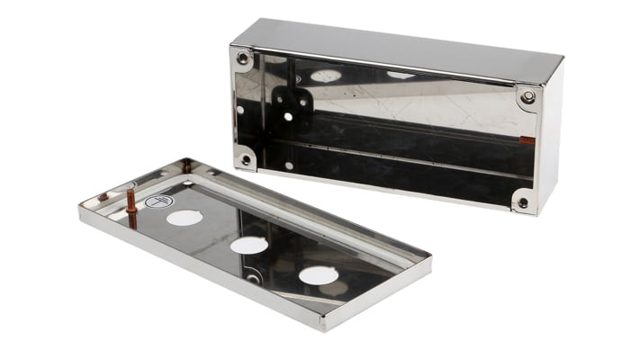 ABB Scatola per pulsante in acciaio inox, 3 fori da 22 mm, grado di protezione IP65, per applicazioni industriali.
