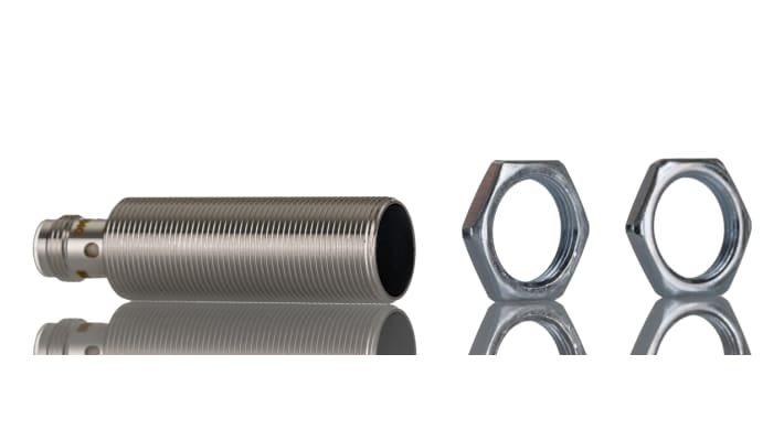 Sensore di prossimità cilindrico NPN BALLUFF BES M18MI-NSC80B-S04G, gamma di rilevamento 8 mm, grado di protezione IP67.