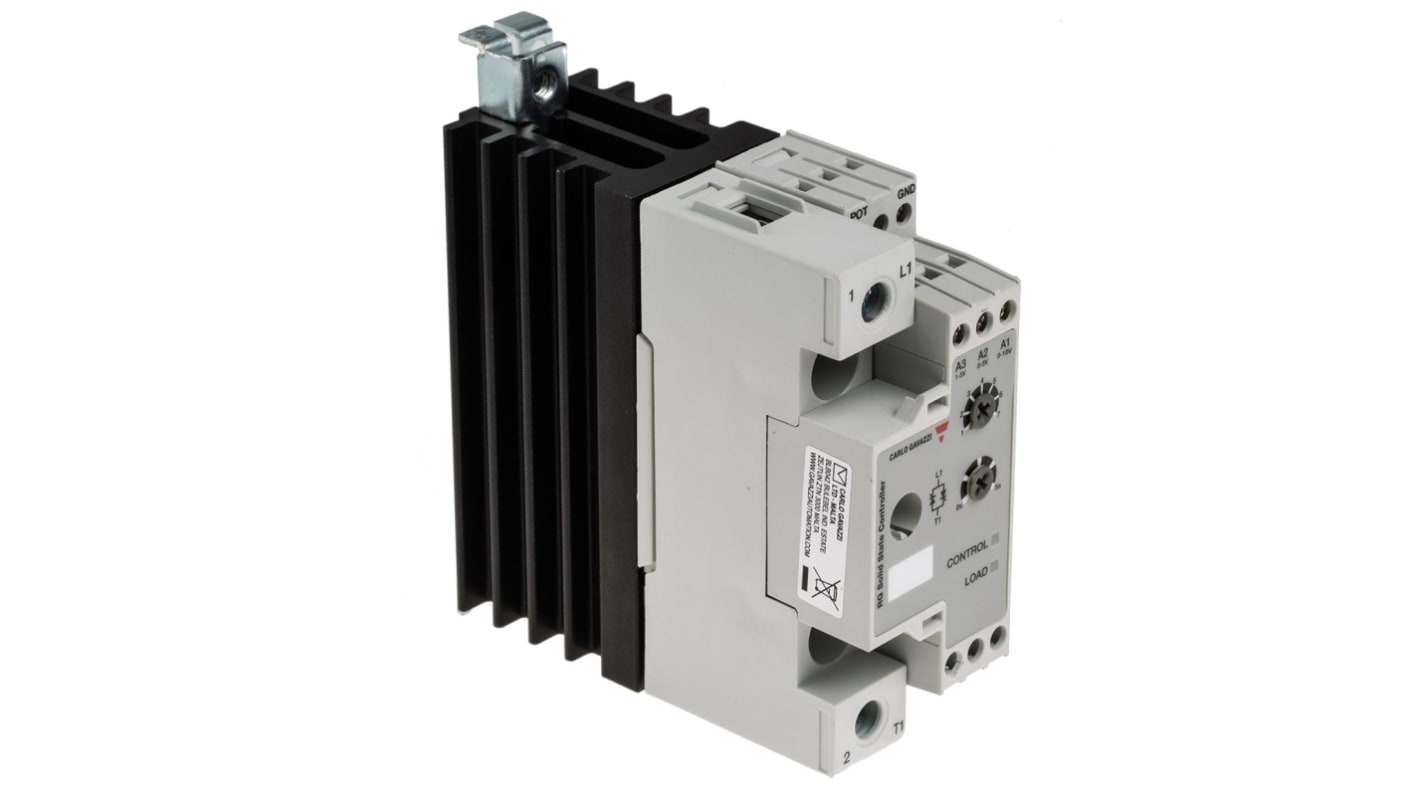 Carlo Gavazzi RGC1P23V42ED, regolatore di potenza monofase fino a 660 V e 63 A, montaggio su guida DIN, con modalità di funzionamento selezionabili.