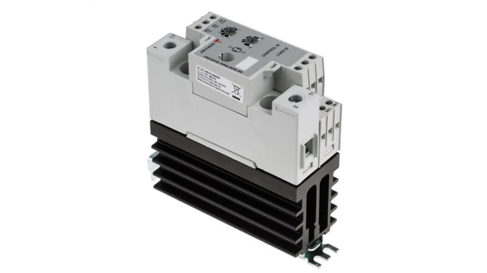 Carlo Gavazzi RGC1P23V42ED, regolatore di potenza monofase fino a 660 V e 63 A, montaggio su guida DIN, con modalità di funzionamento selezionabili.