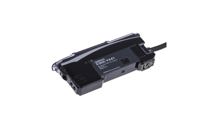 Omron E3NX-FA41 2M, sensore PNP precablato per fibre ottiche, montaggio su guida DIN, dimensioni 104,8 x 33,5 x 10 mm.
