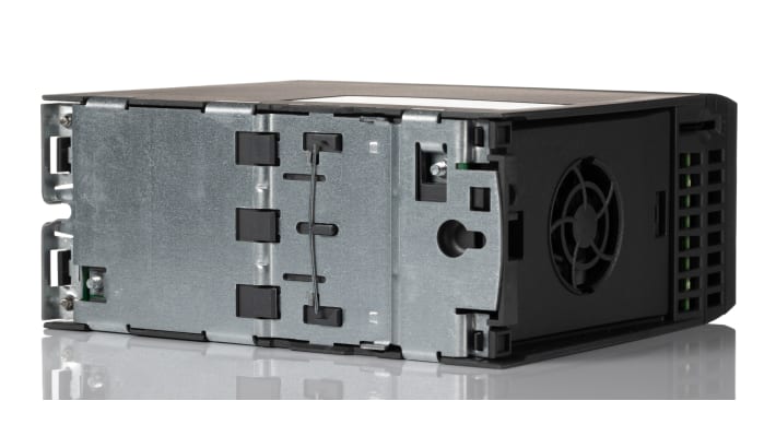 Inverter Siemens 6SL3210-1KE15-8UP2, potenza 2,2 kW, 400 V, 3 fasi, efficienza 97%, dimensioni 155x73x173 mm.