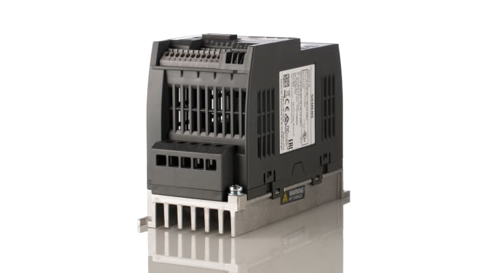 Inverter monofase Siemens 6SL3210-5BB12-5UV1, 0,25 kW, 230 V, montaggio a parete, dimensioni 142 x 68 x 108 mm.