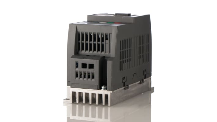 Inverter monofase Siemens 6SL3210-5BB12-5UV1, 0,25 kW, 230 V, montaggio a parete, dimensioni 142 x 68 x 108 mm.
