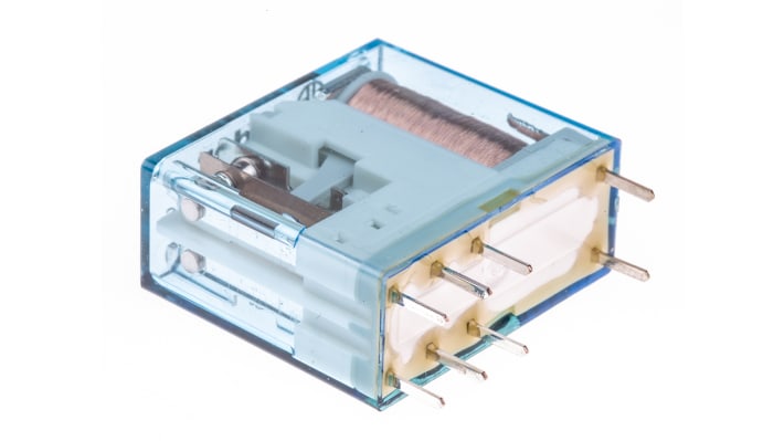 Relè di potenza Finder 40.52.9.024.0000, DPDT, 24V cc, montaggio su PCB, dimensioni 29mm x 12.4mm x 25mm, corrente 8A.