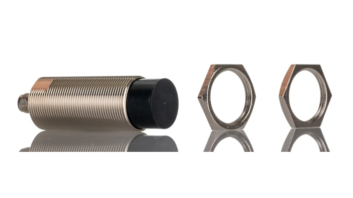 Sensore di prossimità cilindrico PNP Omron E2E-X50MB1TL30-M1, tecnologia induttiva, gamma di rilevamento 50 mm, IP67.