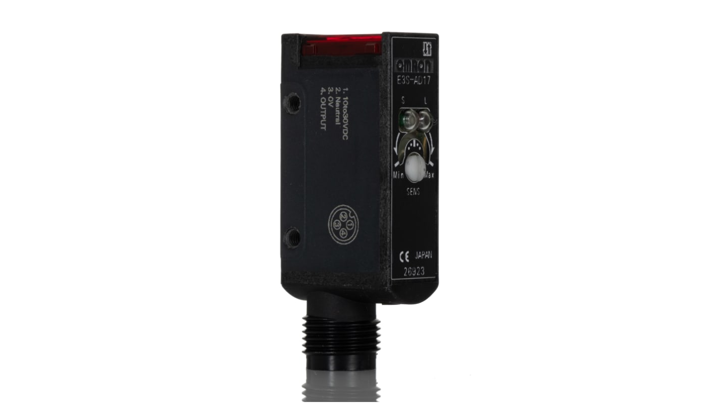 Omron E3S-AD17, sensore fotoelettrico rettangolare a diffusione, rilevamento 700 mm, uscita NPN, con connettore M12.
