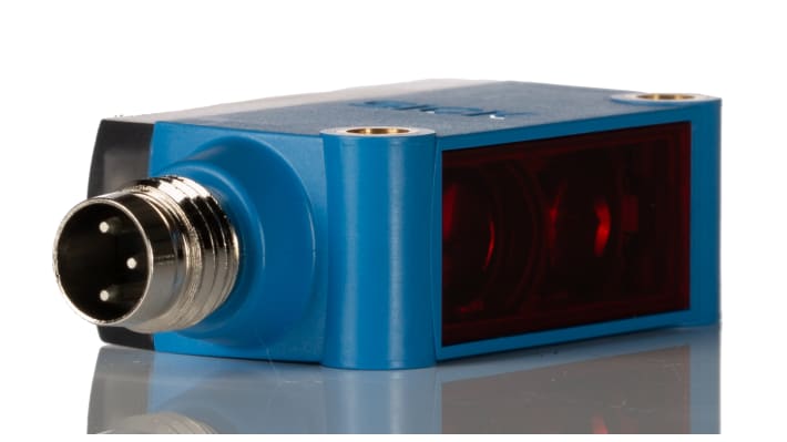 Sensore fotoelettrico rettangolare Sick GTE6-P3231, rilevamento fino a 900 mm, uscita PNP, grado di protezione IP67.