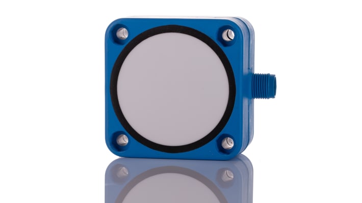 Sensore di prossimità PNP Sick UC30-215162, tecnologia a ultrasuoni, rilevamento 600-6000 mm, IP65/IP67, dimensioni 36.7x62.2x62.2 mm.