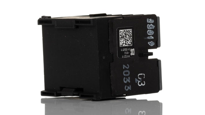 Contattore ABB GJL1211001R0011 B6-30-01 24V AC, 3 poli, 20 A, montaggio su guida DIN, dimensioni 52.5 x 46.7 x 57.5 mm.