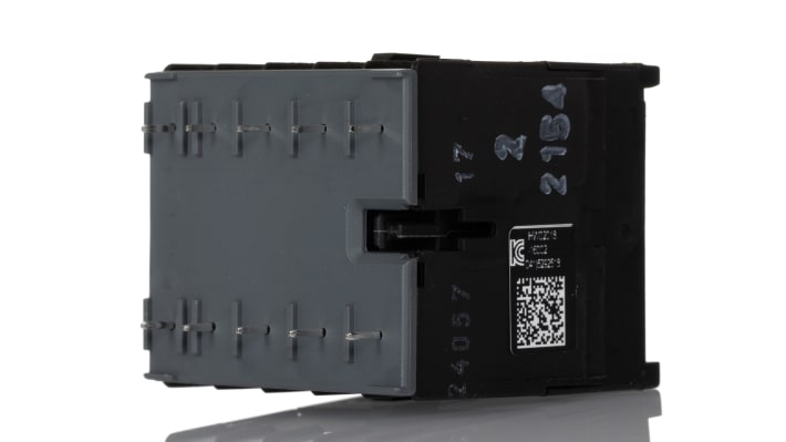 ABB GJL1311009R8100, contattore B7 3 poli 3NO, 12 A, 5,5 kW, montaggio su guida DIN, dimensioni 47,7 x 47,5 x 45,2 mm.