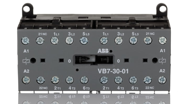 Contattore reversibile ABB GJL1311901R0011 VB7-30-01, 3 poli, 20 A, 24 V CA, montaggio su guida DIN, dimensioni 96,2 x 46,7 x 57,5 mm.