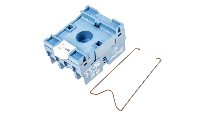Zoccolo Finder 90.27SMA per relè serie 60, montaggio su guida DIN, tensione 250V, corrente 10A.