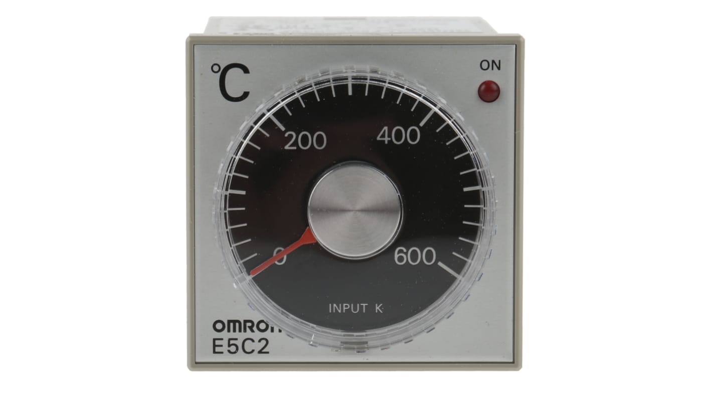 Regolatore di temperatura On/Off Omron E5C2-R20K, alimentazione 100-240 V, montaggio a pannello, dimensioni 48 x 48 mm.