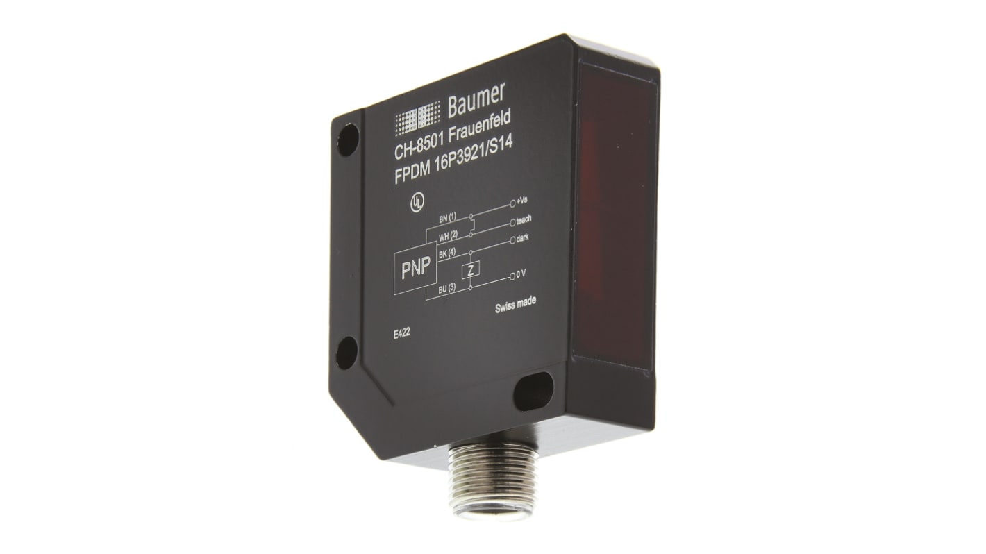 Sensore fotoelettrico rettangolare Baumer FPDM 16P3921/S14, rilevamento fino a 4 m, uscita PNP, IP67, montaggio con staffa inclusa.