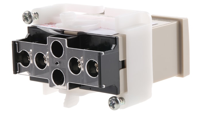 Contatore digitale Omron H7EC-NFV con display LCD 8 cifre, montaggio a pannello, alimentazione 24-240 V, grado di protezione IP66.