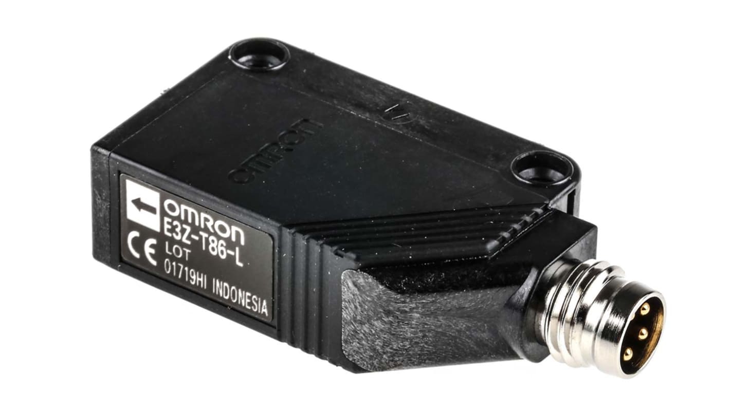 Sensore fotoelettrico rettangolare Omron E3ZT86OMS, rilevamento fino a 15 m, uscita PNP, grado di protezione IP67.