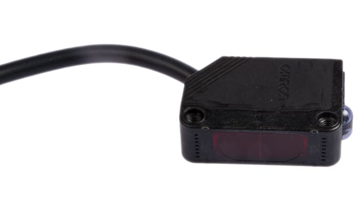 Sensore fotoelettrico Omron E3ZD812M a scansione diffusa, rilevamento da 5 mm a 100 mm, uscita PNP, grado di protezione IP67.