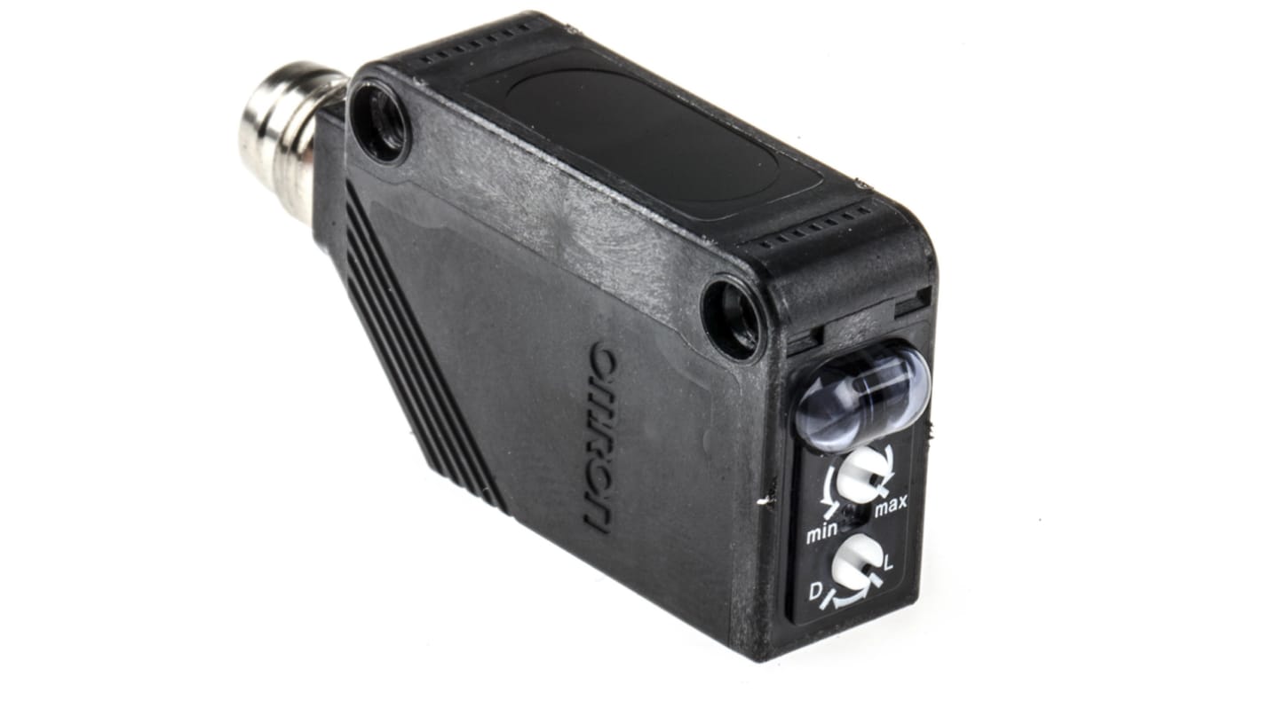 Omron E3Z-D87, sensore fotoelettrico rettangolare a scansione diffusa, rilevamento fino a 1 m, uscita PNP, connettore M8.