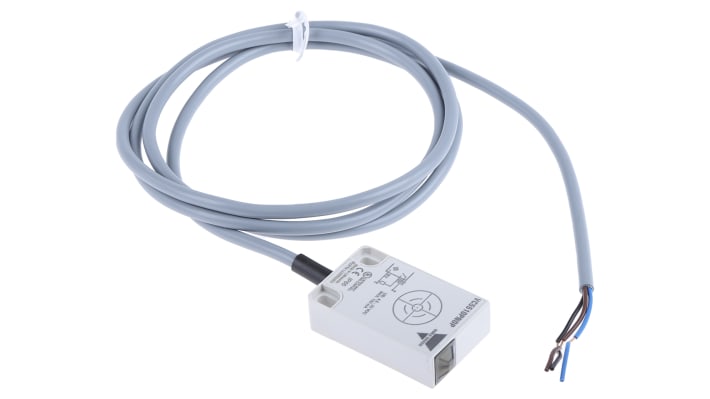 Carlo Gavazzi VC5510PNOP, sensore di livello capacitivo PNP per montaggio a pannello, rilevamento 2-10mm, dimensioni 35x55mm.