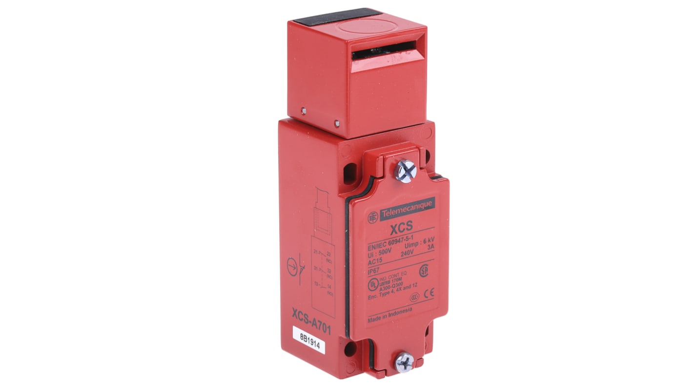 Interruttore di interblocco Telemecanique Sensors XCSA701, 2NC/1NO, 240V, 6A, IP67 - Sicurezza e affidabilità per applicazioni industriali.
