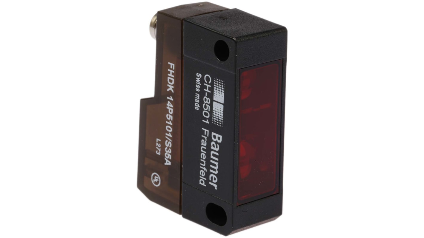 Sensore fotoelettrico rettangolare Baumer FHDK 14P5101/S35A, rilevamento 20-350 mm, uscita PNP, IP67, montaggio con staffa inclusa.