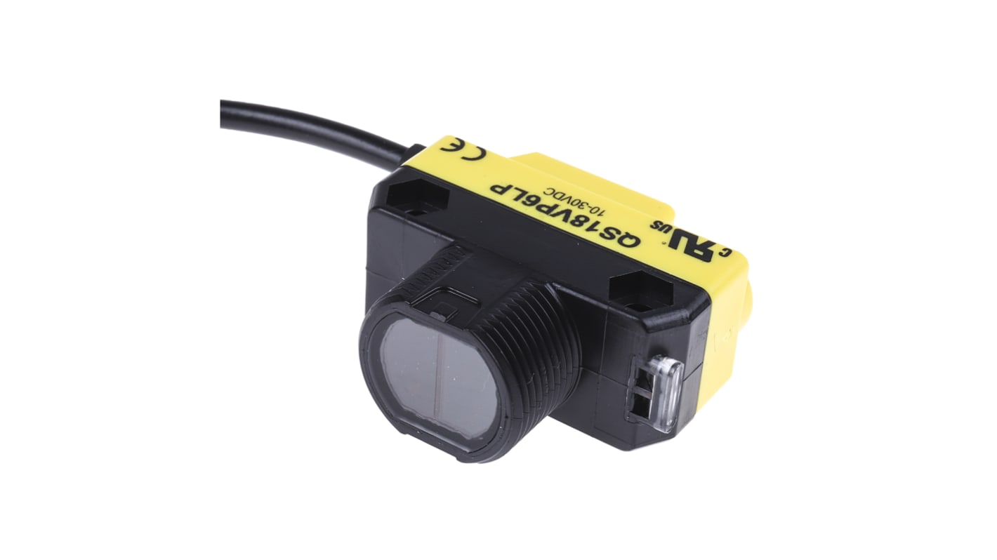 Sensore fotoelettrico rettangolare Banner QS18VP6LP a retroriflessione, rilevamento fino a 3,5 m, uscita PNP, IP67. Montaggio filettato M18.