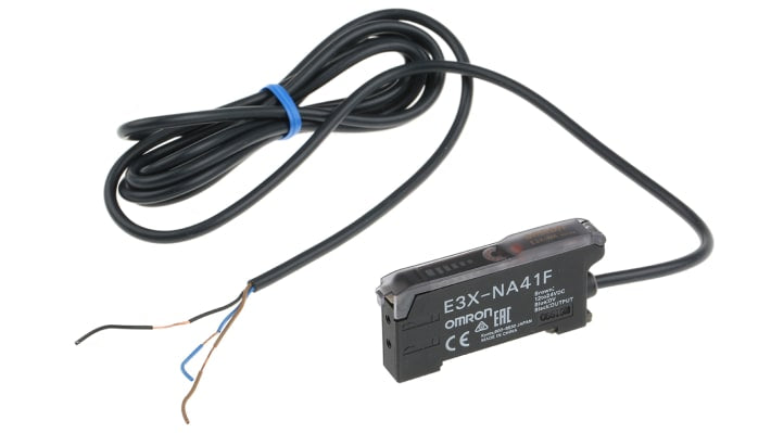 Omron E3XNA41F2M, sensore a fibra ottica PNP precablato, alimentazione 12-24 V c.c., dimensioni 67,3 x 10 x 31,5 mm.