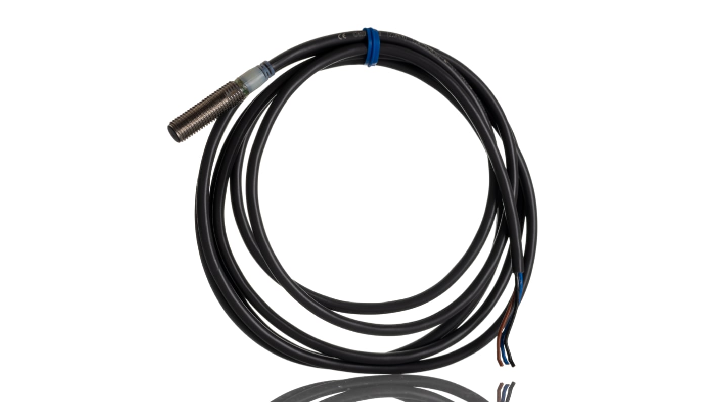 Omron E2A-S08KS02-WP-C1 2M, sensore di prossimità cilindrico NPN M8, rilevamento 2 mm, corpo in acciaio inox, IP67.