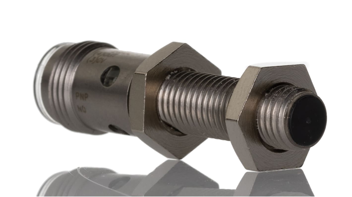 Sensore di prossimità cilindrico PNP Omron E2A-S08KS02-M1-B1, corpo in acciaio inox, distanza di rilevamento 2 mm, IP67.