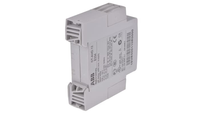 Relè timer ABB CT-AHD.12, SPDT, montaggio su guida DIN, intervallo 0,05 s a 100 h, alimentazione 24-240 V AC.