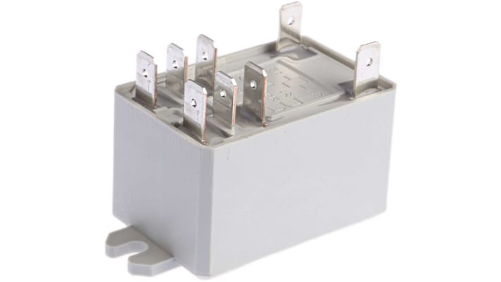 Finder 66.82.9.012.0000, relè DPDT per montaggio su flangia, bobina 12V cc, corrente 30A, dimensioni 68,5mm x 31mm x 33,5mm.