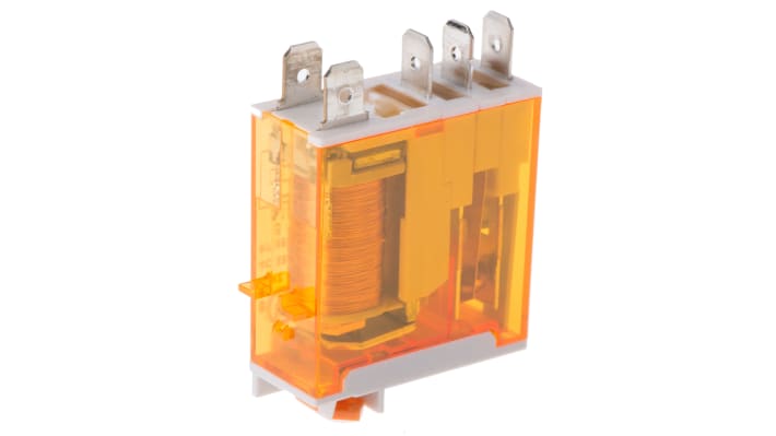 Relè di potenza Finder 46.61.8.024.0040, SPDT, bobina 24V, corrente 16A, dimensioni 32,8 x 29 x 12,4 mm.