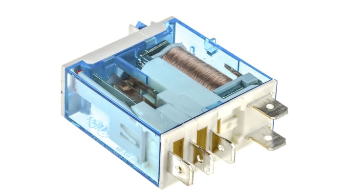 Finder 46.61.9.024.0040, relè di potenza SPDT 24V cc, corrente 16A, dimensioni 32,8 x 29 x 12,4 mm, isolamento 6000 V.